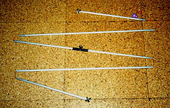 �������i